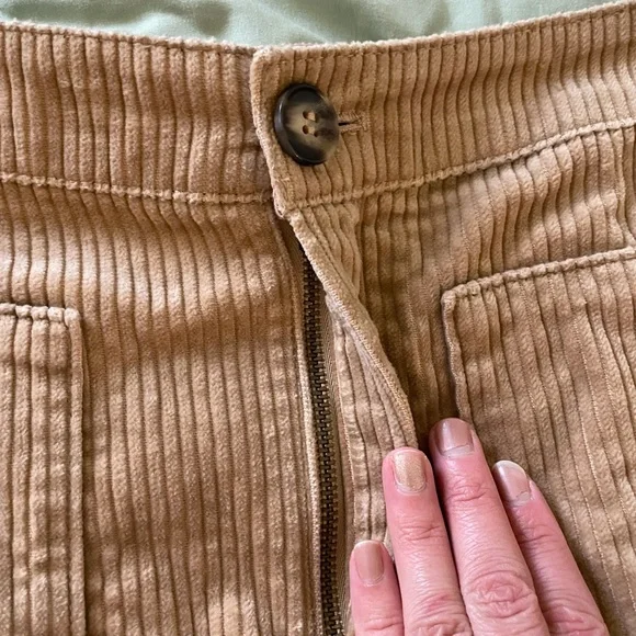 Tan corduroy skirt - Picture 4 of 9